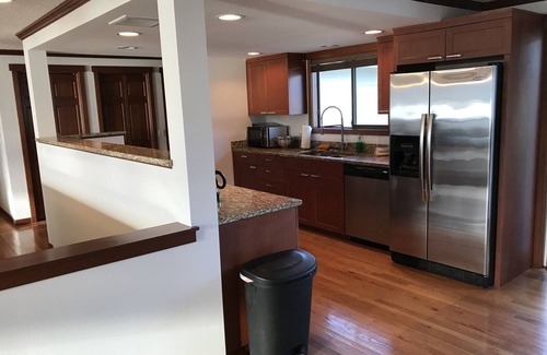 Clinton House | South Whidbey canal front, Indoor sauna, jacuzzi; community beach, kayaks!