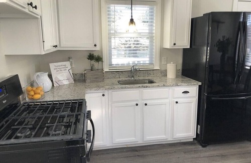 Bass River House | South Yarmouth- 3 BR Entire House walking distance to the Beach