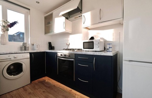 Shirley Apartment | Southampton retreat-Hot Tub-Pool-Parking
