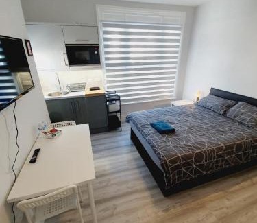 Westcliff-on-Sea Apartment | Southend on Sea - Westcliff Studios - Great Location
