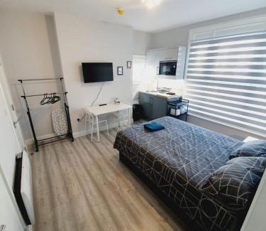 Westcliff-on-Sea Apartment | Southend on Sea - Westcliff Studios - Great Location