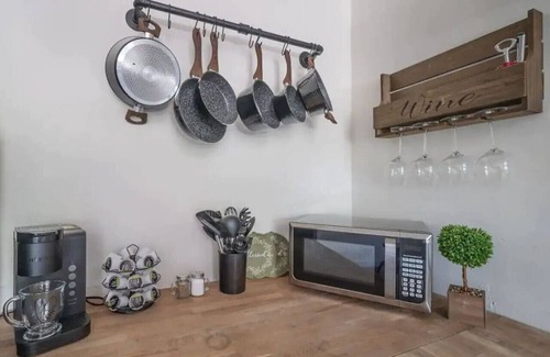 Rincon Heights House | Southern 4BR w/Yard – Bloom & Gather Outdoors!