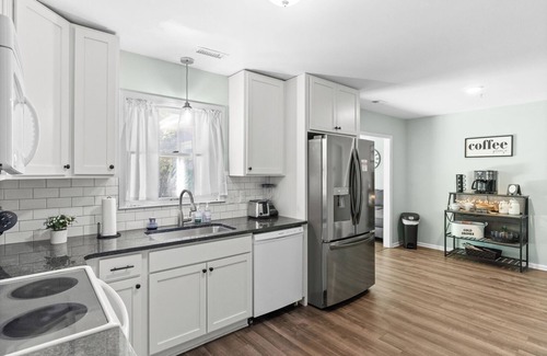 Ogden House | Southern Azalea Villa~ Family/Remote Work Friendly