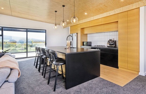 Colac Bay House | Southern Breeze - Colac Bay Beach House