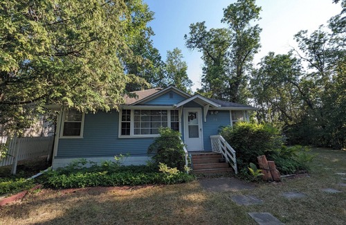 Sandy Hook Cottage | Southern Charm, 4-bed cottage in Sandy Hook, fishing, swimming, hiking, relaxing
