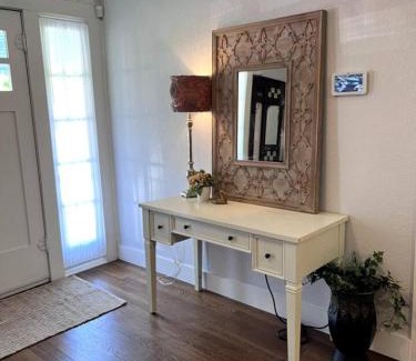 Monte Vista House | Southern Comfort 4 Bedroom Cottage