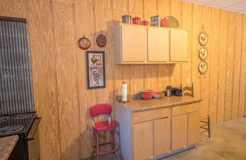 Murfreesboro Cabin | Southern Comfort Cabin- minutes from the river and the lake!