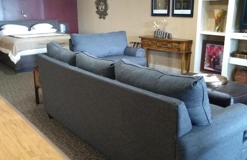 Mayfield Hotel | Southern Comfort Suites