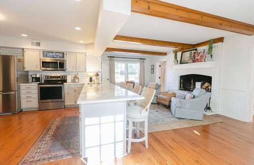 Crossgate House | Southern Comfort with Best Location in the City
