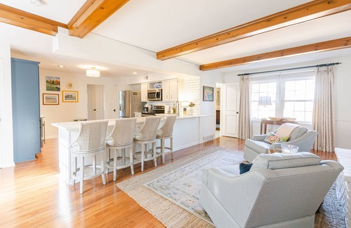 Crossgate House | Southern Comfort with Best Location in the City
