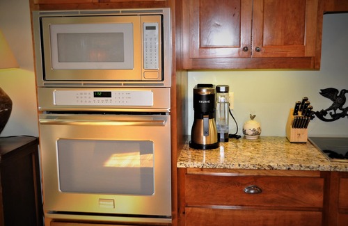 Water's Edge Cottage | Southern Living Cottage on Lake Chatuge 100+ 5 Star Reviews