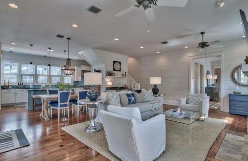 Forest District House | Southern Living Cottage