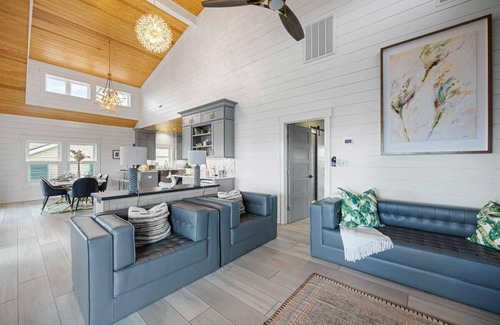 Pawleys Island House | Southern Malibu 6 Bedroom Vacation Home