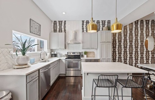 Chestnut Hill Apartment | Southern Oasis- Minutes to DT, Gulch, WeHo & 12S