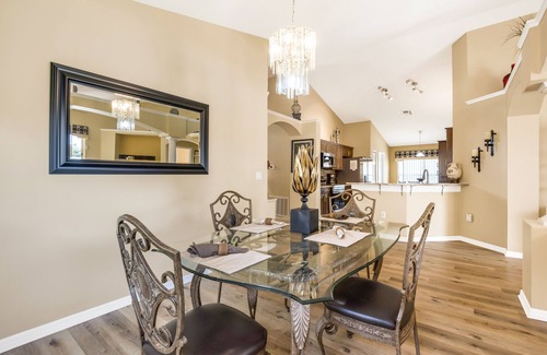 Eagle Pointe South House | SOUTHFACING Private Pool, Lakeview,4 BR-2 Bath,Ultra Clean Modern,10 min Disney