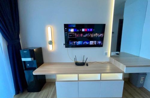 Jakarta Apartment | Southgate Residence Pasar Minggu with Pool View