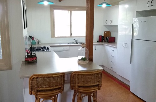 Southport House | SOUTHPORT Holiday HOME Handy to Broadwater Theme Parks Free WiFi and Netflix.