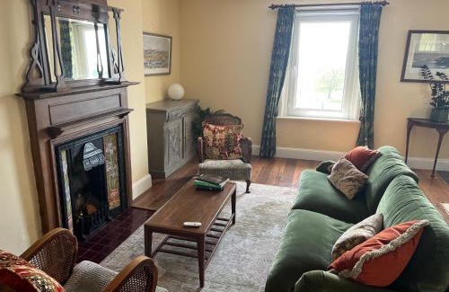 Southsea Apartment | Southsea, Portsmouth - Two Bedroom Apartment - Newly Refurbished Throughout - Treetop Sea Views