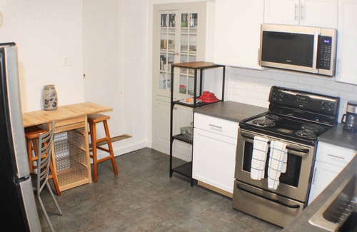 South Side Slopes Apartment | Southside Slopes Crash Pad - Off Street Parking