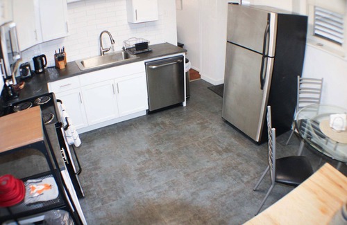 South Side Slopes Apartment | Southside Slopes Crash Pad - Off Street Parking