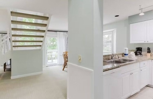 Shipyard Plantation House | Southwind II | 1 King Bed | Near Hilton Head Shipyard