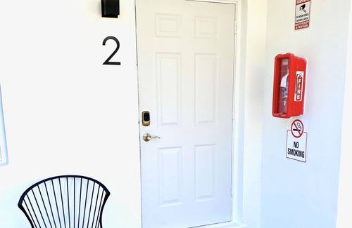 Hollywood South Central Beach Apartment | Southwinds 2 for 3 King Studio for 3 w Kitchen