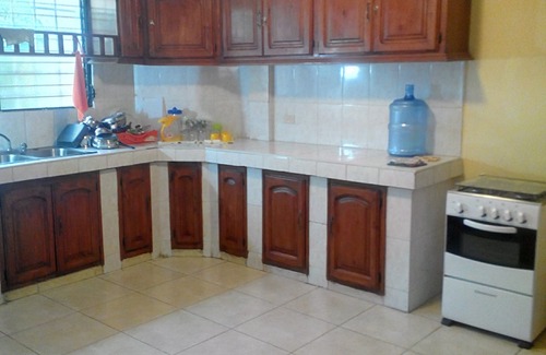 Petionville Apartment | Souvenir House: 24h elect, AC, Wifi, Tv cable, Security agents