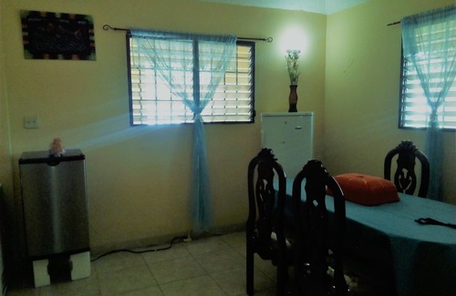 Petionville Apartment | Souvenir House: 24h elect, AC, Wifi, Tv cable, Security agents
