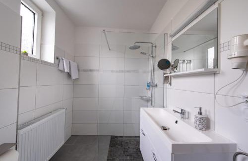 Niederzwehren House | SOVA Guesthouse
