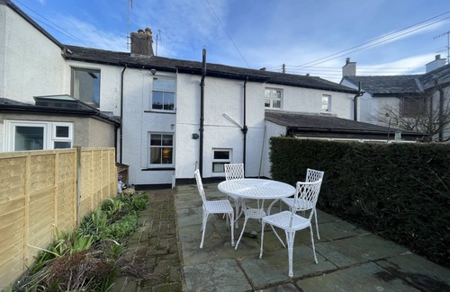 Braithwaite Cottage | Spa Cottage - a cottage that sleeps 3 guests in 2 bedrooms