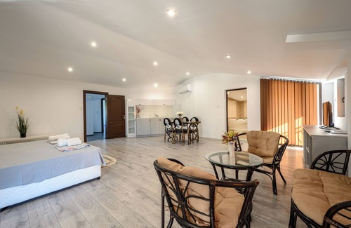 Muglizh House | spa guest house valentina