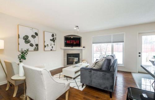 Southeast Edmonton Villa | Spa Oasis Home - Hot Tub - King Bed - BBQ - Garage - Pets!
