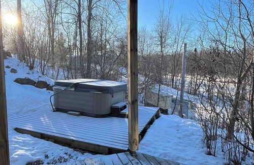 Bellefeuille Ski Chalet | Spa & River - Berges de la Riviere-du-Nord 20