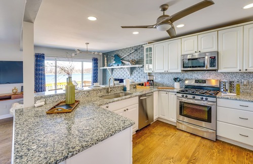White Lake House | Spacious Lakefront Home in White Lake