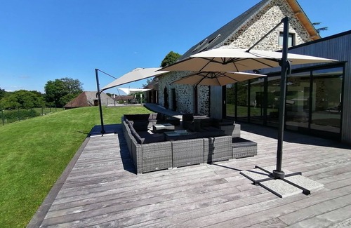 Saint-Vitte-sur-Briance Villa | Spa villa in the countryside with indoor pool and jacuzzi