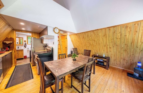Portneuf Regional County Municipality Ski Chalet | Spa & Waterfront Relaxation - Le Chalet EDGAU
