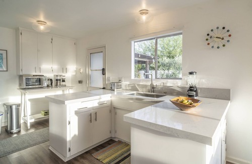 Desert Hot Springs House | Spa-Zone's 'Designer Oasis' with Chill Desert Vibe
