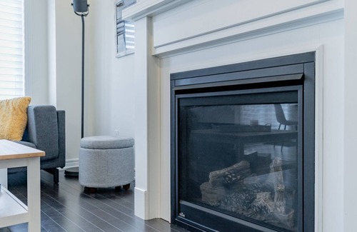 Bradford House | Spacious, Family-Friendly 3 Bedroom, 3 Washroom ~ Bradford ~ West Gwillimbury
