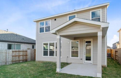 Cypress House | Spacious 3BR with Loft and Patio