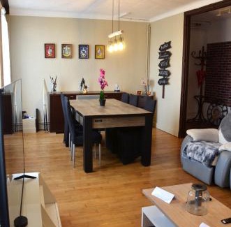Verdun Apartment | Spacieux - LITERIE HAUT DE GAMME - Billard - Fléchette -TV 65" - Netflix - Amazon Prime- LIT KING SIZE - 4 chambres - Jeux enfants - Terrasse - Barbecue - Géré par Presta-Zen'Services- Chez Aline