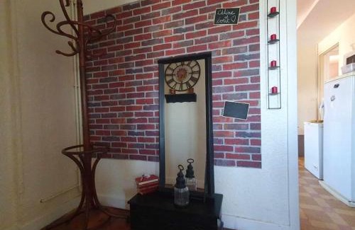 Verdun Apartment | Spacieux - LITERIE HAUT DE GAMME - Billard - Fléchette -TV 65" - Netflix - Amazon Prime- LIT KING SIZE - 4 chambres - Jeux enfants - Terrasse - Barbecue - Géré par Presta-Zen'Services- Chez Aline