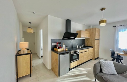 Lunel-Viel Apartment | Spacieux Studio Avec Espace Chambre Séparé et Grande Terrasse