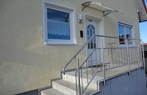 Ichenhausen Apartment | Spacious apartment with a sunny garden & sauna near Legoland