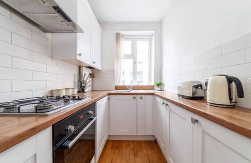 Angel Apartment | Spacious 1 Bed Flat in Angel
