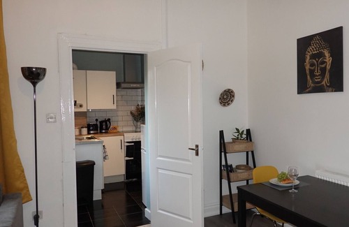Bellshill Apartment | Spacious 1 bedroom apartment with good motorway links.