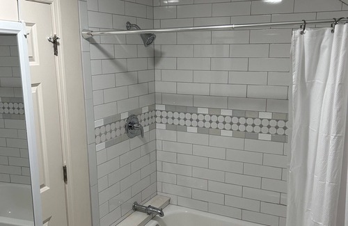 Chazy Apartment | spacious 1-bedroom apartment in enchanting Chazy with WiFi