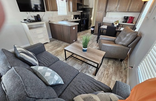Kissimmee House | SPACIOUS 1 BEDROOM HOUSE GOLF CART IN DISNEY AREA 5 STAR RATED MILL CREEK RESORT