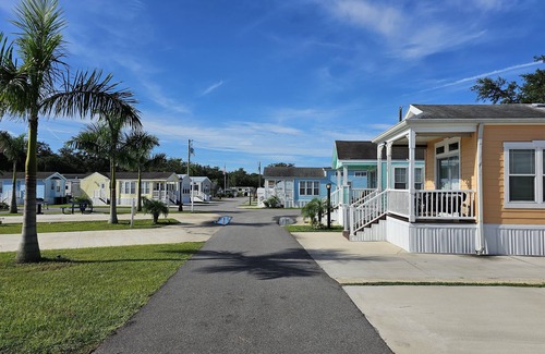 Kissimmee House | SPACIOUS 1 BEDROOM HOUSE IN DISNEY AREA 5 STAR RATED MILL CREEK RESORT 2753