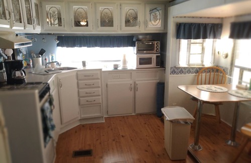 Lake County House | Spacious 1-bedroom mobile home on Lake Harris in Leesburg with WiFi, AC