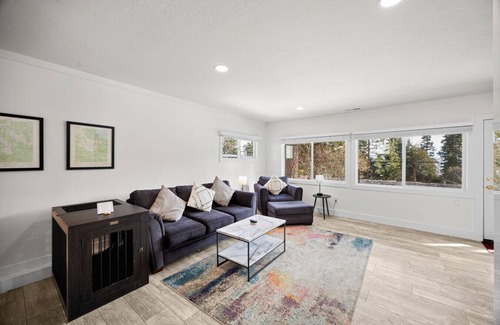 Tahoe City Apartment | Spacious 1 bedroom rental close to town + the lake